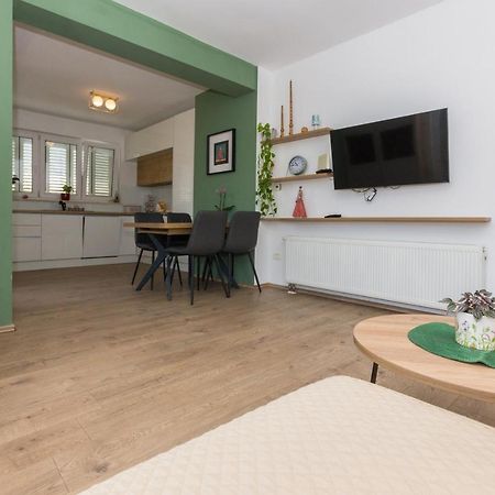 Adria Krk Apartment クルク エクステリア 写真