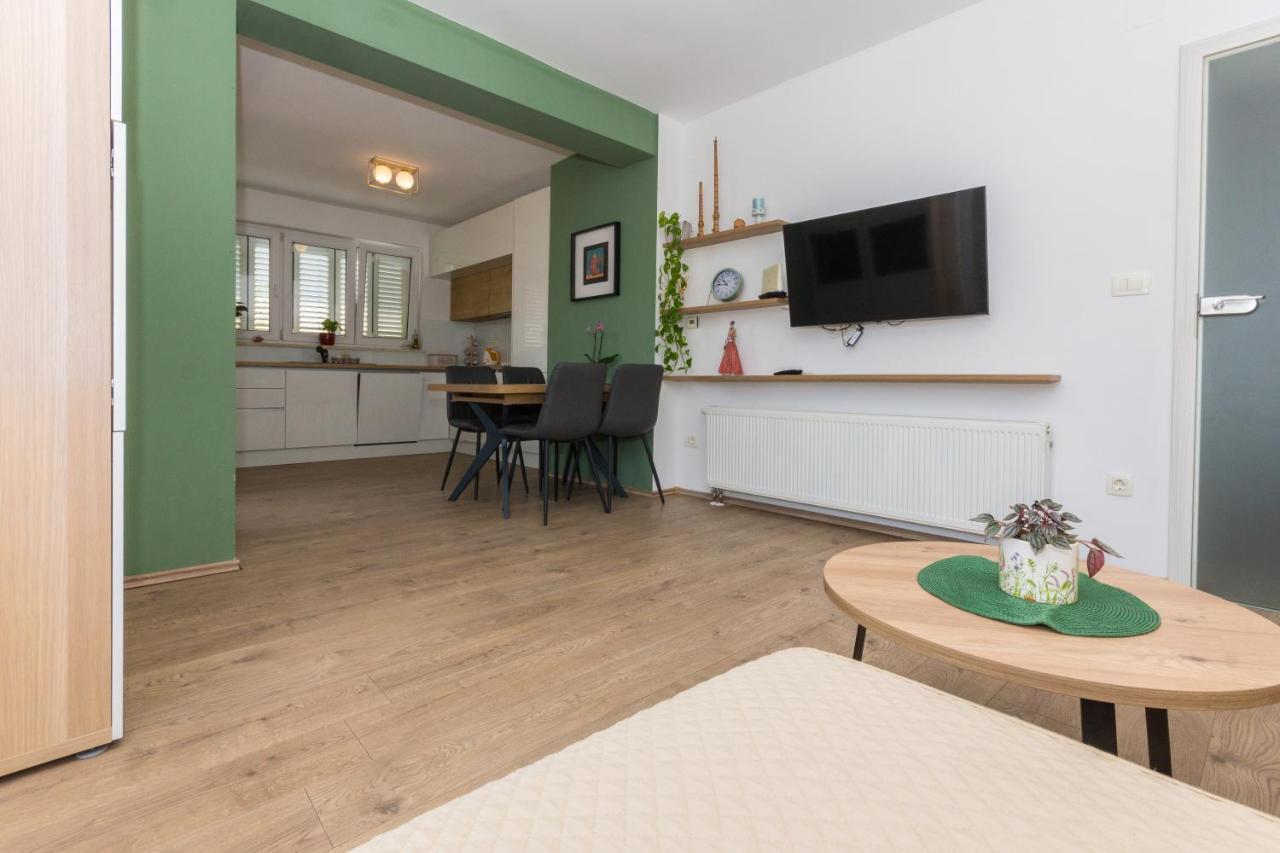 Adria Krk Apartment クルク エクステリア 写真