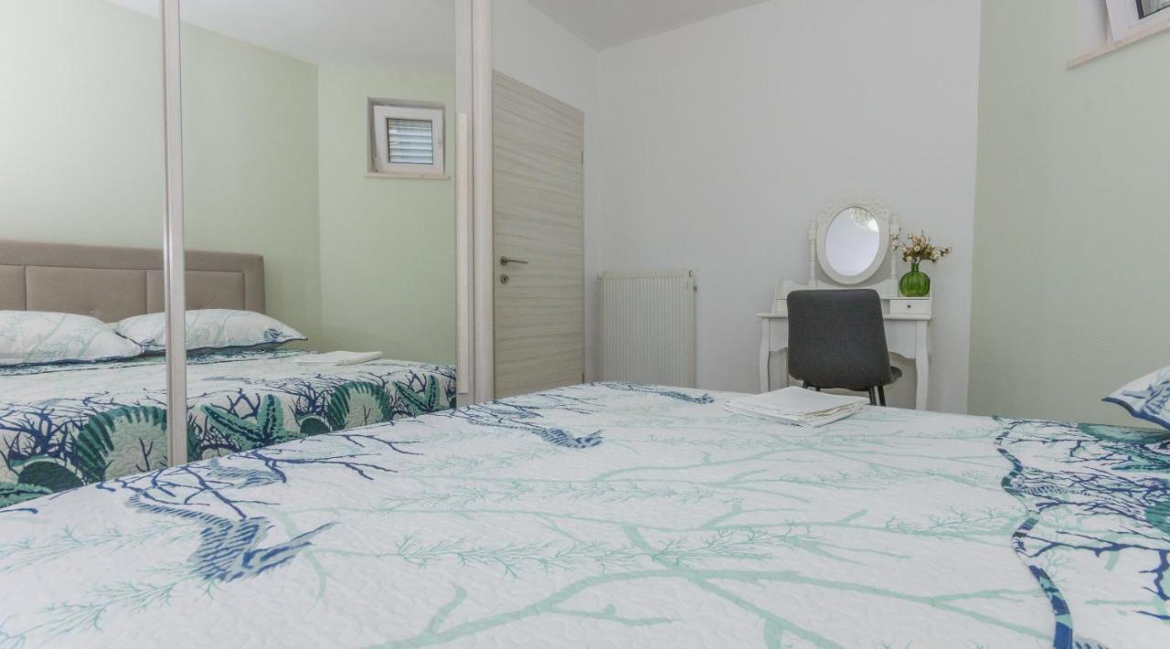 Adria Krk Apartment クルク エクステリア 写真